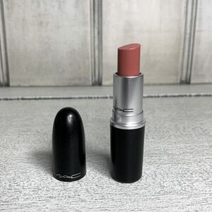 MAC Lipstick in Cosmo